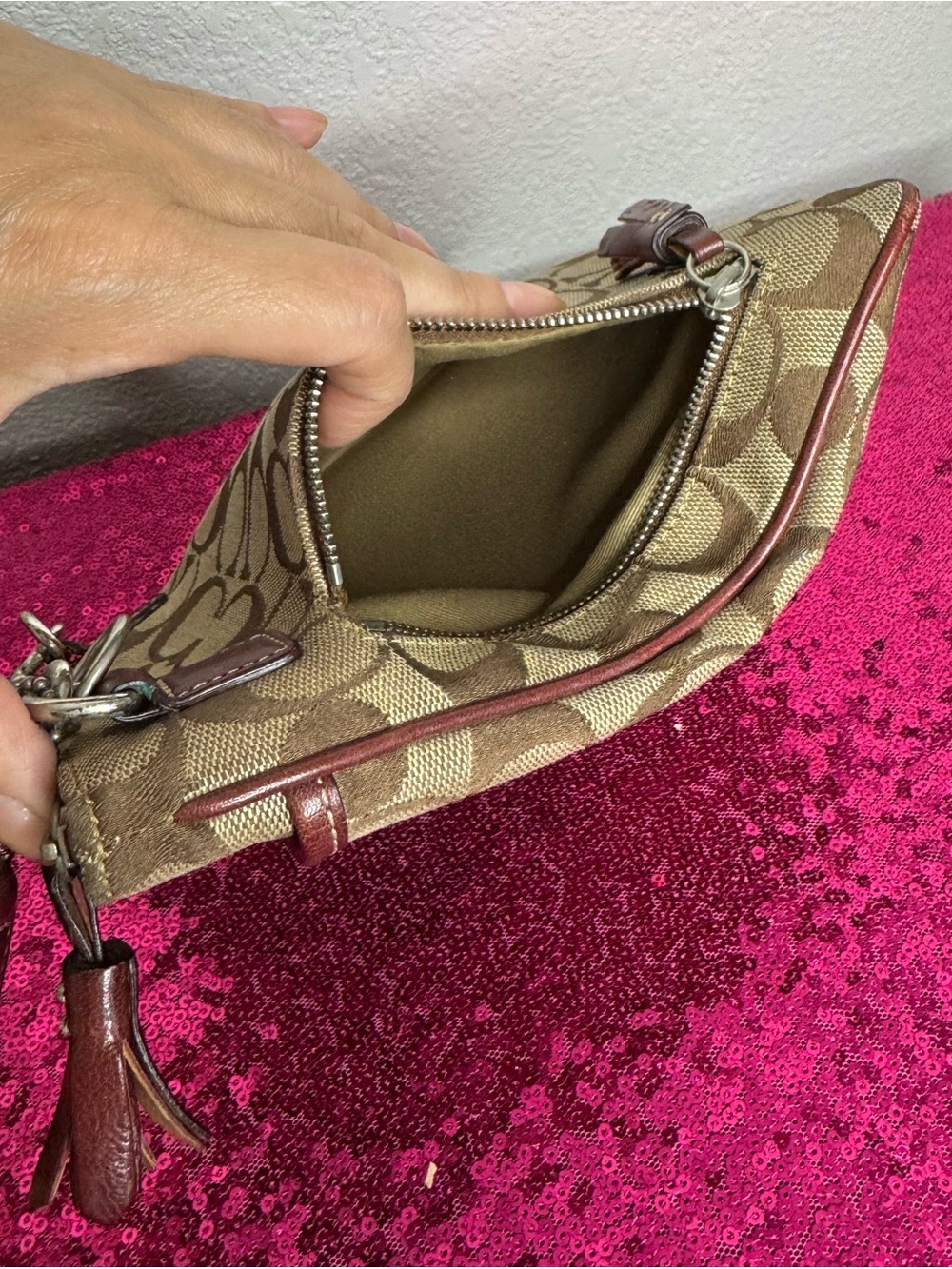 COACH 🎆 Signature Suede, Leather Crossbody Bag, Tan & Burgundy, Monogrammed Logo - Picture 15 of 16